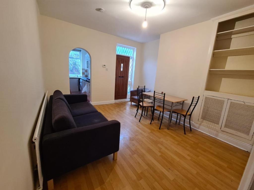 Budget Double En-Suite Bedroom Sheffield Exterior foto